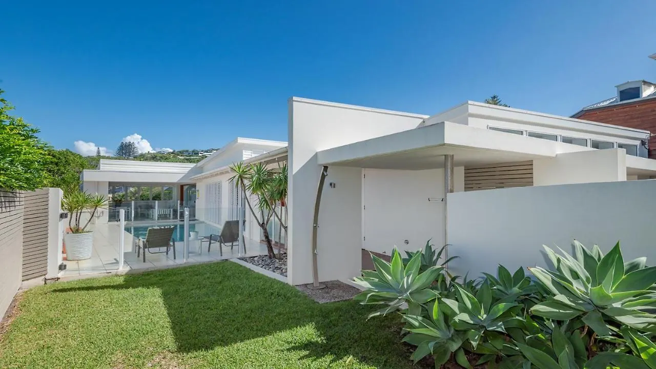 Iconic Noosa Beach House In Mcanally Drive Sunshine Beach 0*,